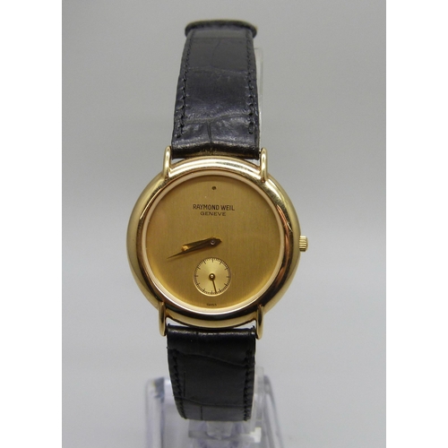 983 - A gentleman's Raymond Weil 18K gold plated wristwatch