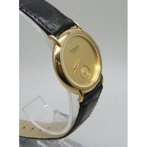 983 - A gentleman's Raymond Weil 18K gold plated wristwatch