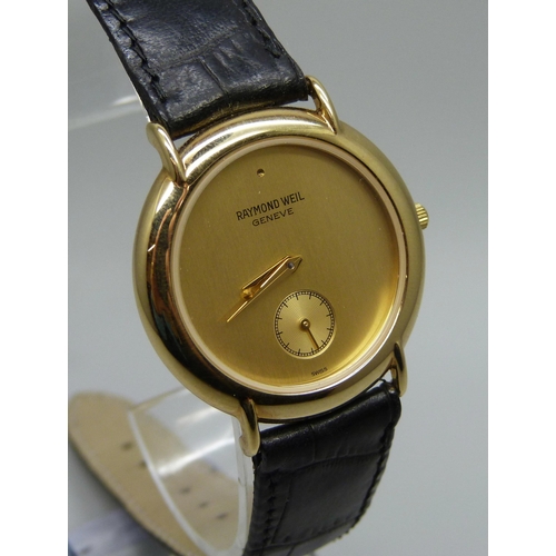 983 - A gentleman's Raymond Weil 18K gold plated wristwatch