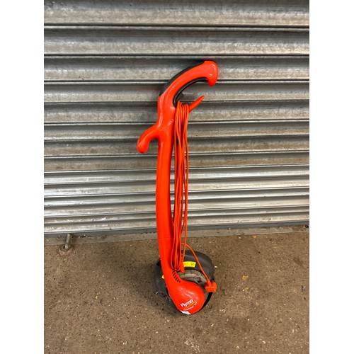 5133 - A Flymo Contour XT electric strimmer and a Shark S6003UK12 