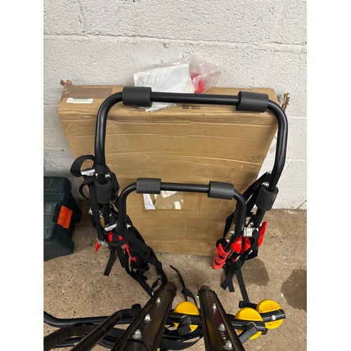 5163 - Two bike racks, one unused and boxed