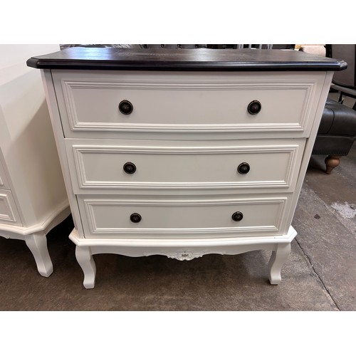 3133A - A chest of drawers with contrasting top