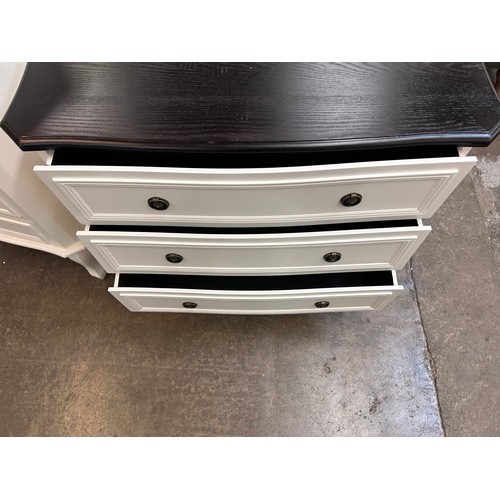 3133A - A chest of drawers with contrasting top