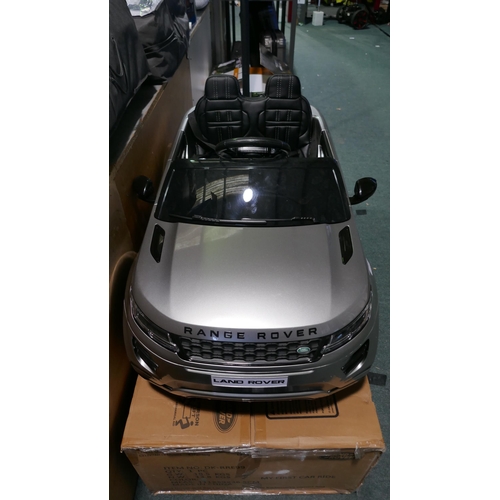 6024 - Land Rover Range Rover Silver & Black Kids Ride on car with box, two keys, charger and parental remo... 