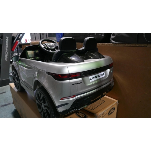 6024 - Land Rover Range Rover Silver & Black Kids Ride on car with box, two keys, charger and parental remo... 