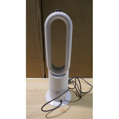 6030 - Dyson Heater/Cooler jet focus white/nickel fan with remote and box  (model no:AM09) Original RRP £32... 