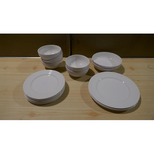 6031 - Mikasa swirl porcelain Dinnerware   (339-375) *This lot is subject to Vat