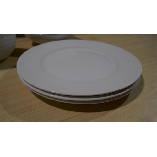 6031 - Mikasa swirl porcelain Dinnerware   (339-375) *This lot is subject to Vat