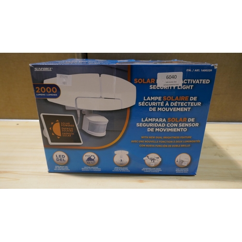 6040 - Sunforce Solar Motion Security Light with box (339-101) *This lot is subject to Vat