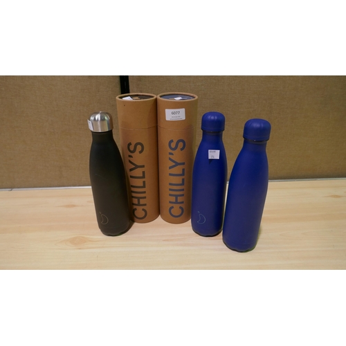 6077 - Three Chilly's 500Ml Bottles - 1x Black, 2x Blue (339-273, 274) *This lot is subject to Vat