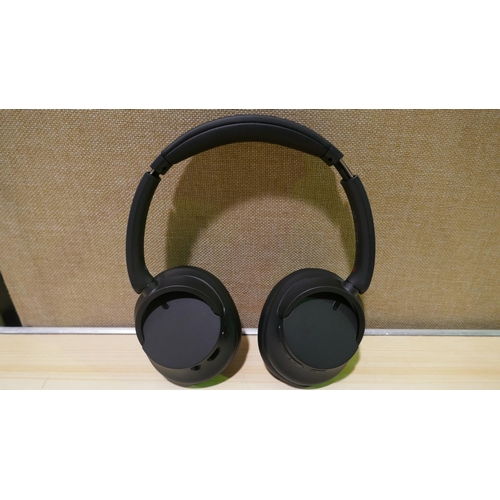 6086 - Sony Black Wireless Headphones with charger, AUX lead and box (Model no: Whch720Nb) (339-73) *This l... 