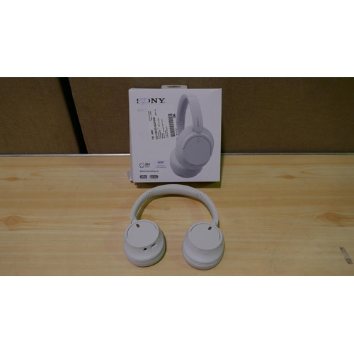 6087 - Sony White Wireless Headphones with charger, AUX lead and box (Model no: Whch720Nb) (339-72) *This l... 