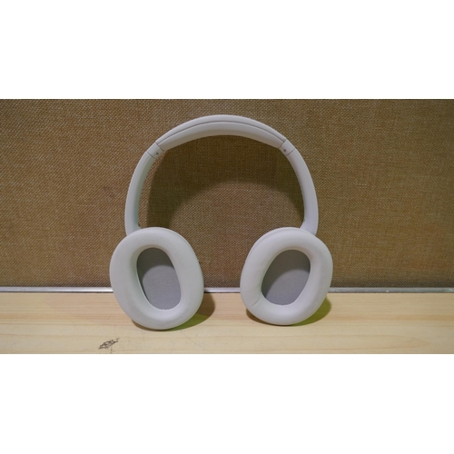 6087 - Sony White Wireless Headphones with charger, AUX lead and box (Model no: Whch720Nb) (339-72) *This l... 