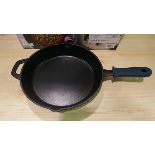 6135 - Tramontina Cast Iron Skillet Pan (338-419) *This lot is subject to Vat