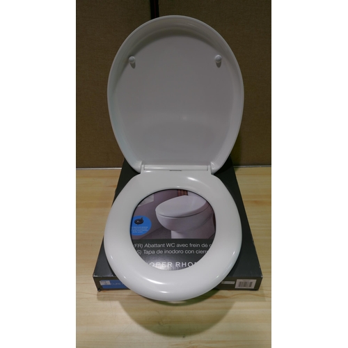 6155 - Roper Rhodes Toilet Seat - Cracked  (339-304) *This lot is subject to Vat