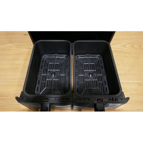 6156 - Sur La Table dual basket Air Fryer (339-290) *This lot is subject to Vat