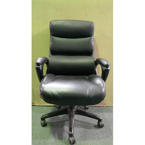 6264 - La-Z-Boy Managers Chair, Original RRP £129.99 + Vat (339-395) *This lot is subject to Vat