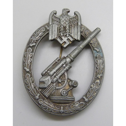 2041 - A German WWII flak badge