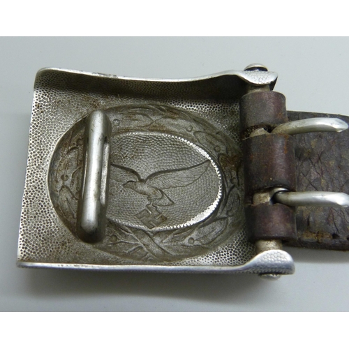 2045 - A German WWII Luftwaffe belt buckle