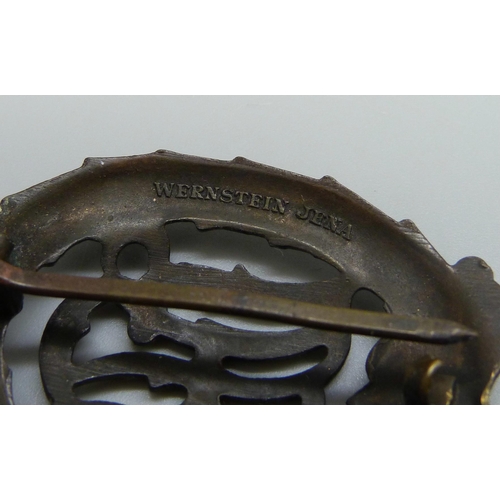 2047 - A German WWII DRL sports badge, marked Wernstein, Jena and D.R.G.M. 35269