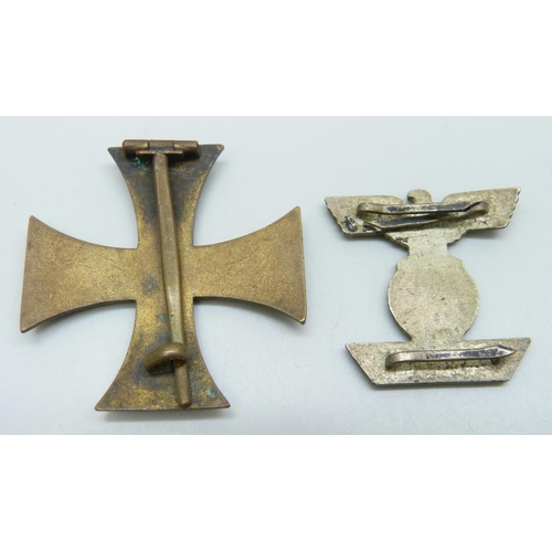 2051 - A German WWII 1939 bar and a cross badge