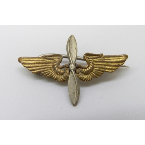 2061 - A WWII US Army Air Corps badge