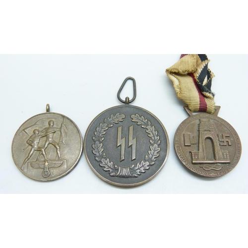 2063 - Three medallions; an Italian/German Afrika medal, a German WWII Austrian commemorative medal, 13 Mar... 