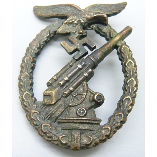 2065 - A German WWII anti-aircraft badge