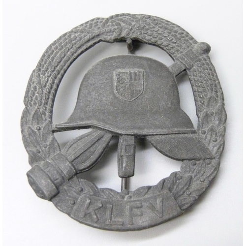 2066 - A German WWII KLFV badge