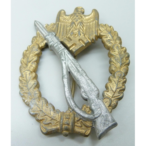 2069 - A German WWII infantry assault badge