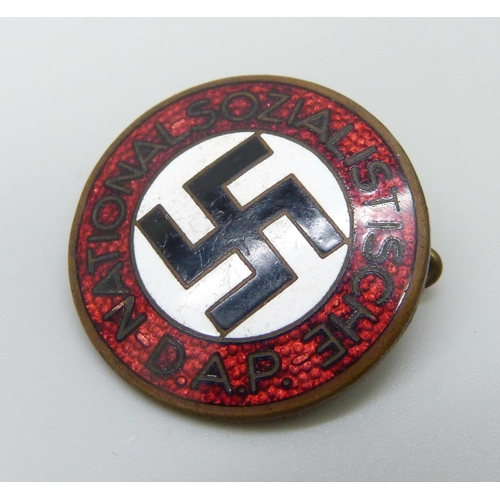 2071 - A German WWII NSDAP enamelled badge