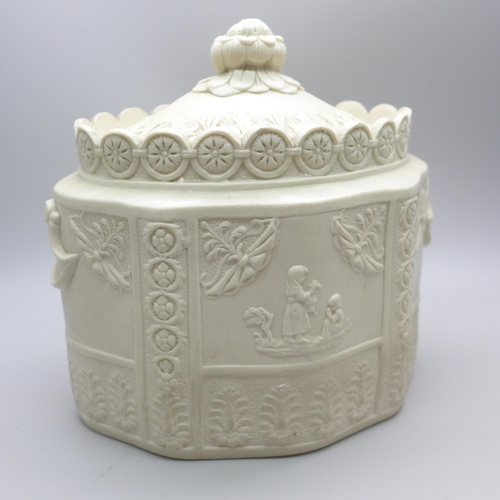2115 - An early 19th century salt glazed sugar bowl