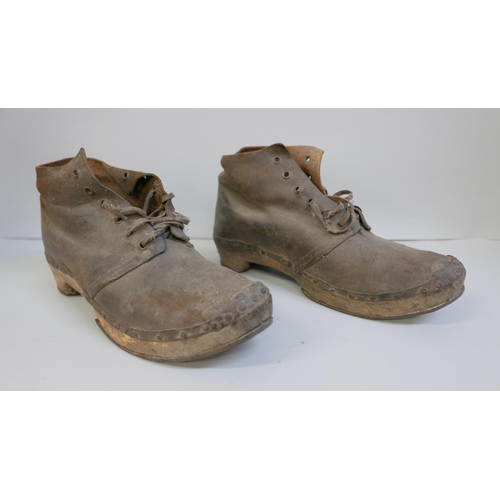 2245 - A pair of Belper Mill clogs from the 19th century