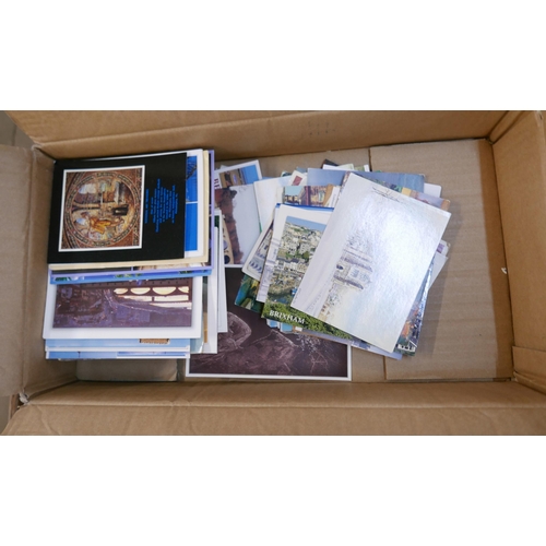 2248 - A collection of postcards vintage to modern including seaside locations, landmarks, etc.