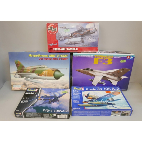 2254 - Five model aircraft kits, Airfix Focke-Wulf FW190A-8, Revell F4U-4 Corsair, Eastern Express MIG 21 S... 