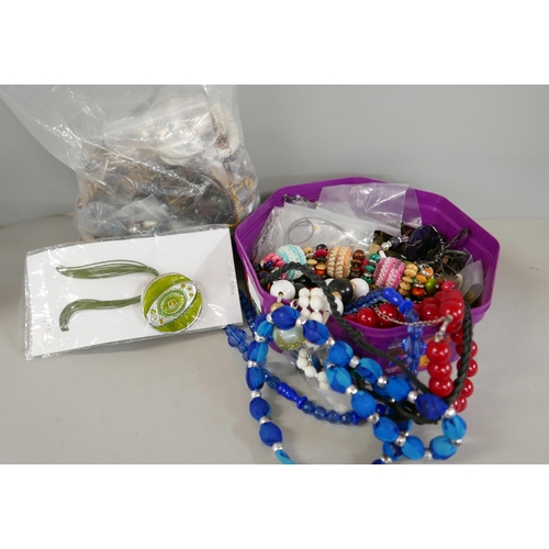 Lot 2324      