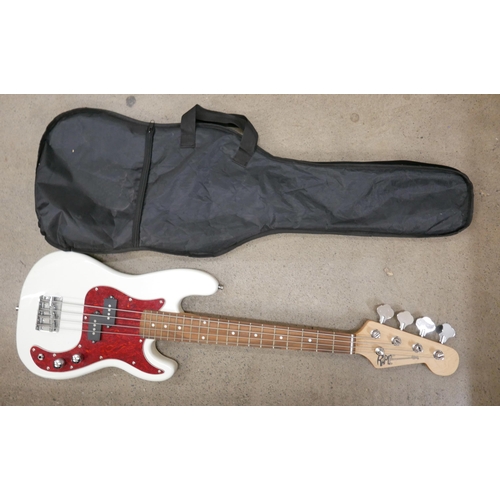 2334 - A Rapid bass guitar and case