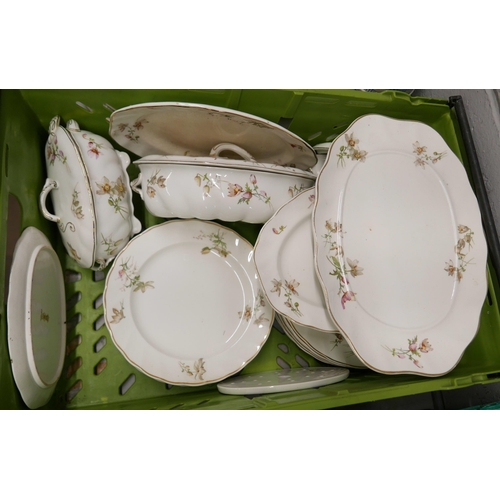 2346 - A Doulton Burslem dinner set, some a/f, a collection of china including a tea set, a Royal Doulton s... 