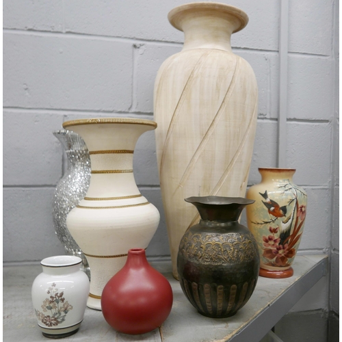 2355 - A collection of seven modern vases **PLEASE NOTE THIS LOT IS NOT ELIGIBLE FOR IN-HOUSE POSTING AND P... 