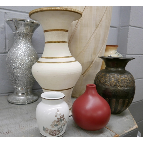 2355 - A collection of seven modern vases **PLEASE NOTE THIS LOT IS NOT ELIGIBLE FOR IN-HOUSE POSTING AND P... 