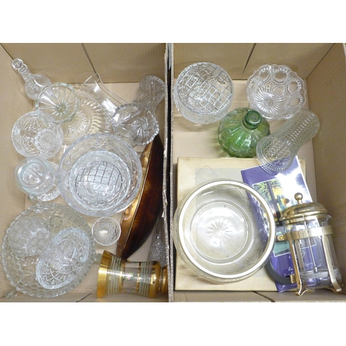 2367 - Two boxes of mixed crystal and glass **PLEASE NOTE THIS LOT IS NOT ELIGIBLE FOR IN-HOUSE POSTING AND... 