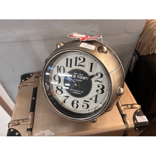 3061 - A nautical style grenade/sea mine clock