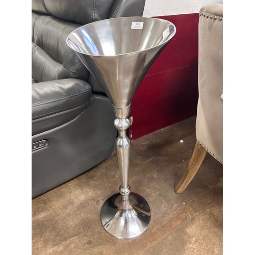 3077 - A chrome champagne stand