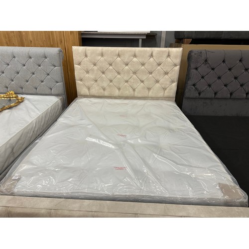 3155 - A king size mattress