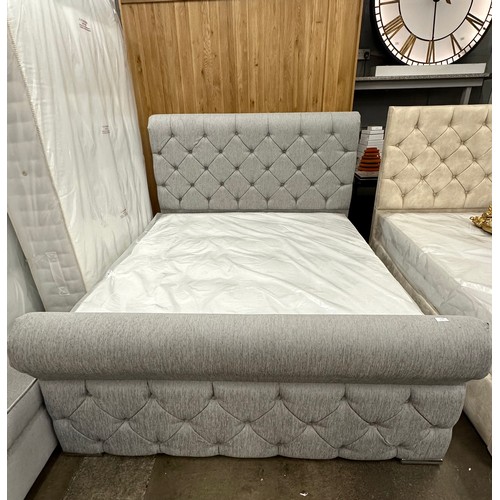 3156 - A buttoned light grey upholstered king size bed frame