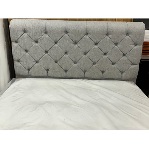 3156 - A buttoned light grey upholstered king size bed frame