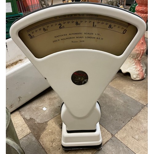 214 - A set of Mattocks shop scales