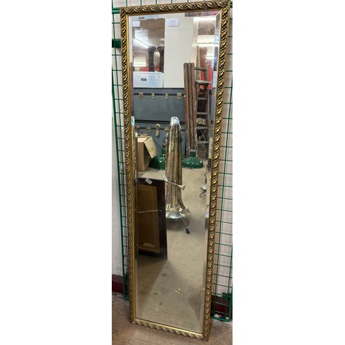 271 - A gilt framed mirror