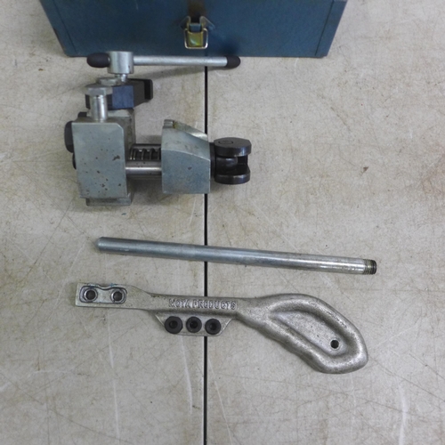 5004 - A Mota Products cam operation flaring tool