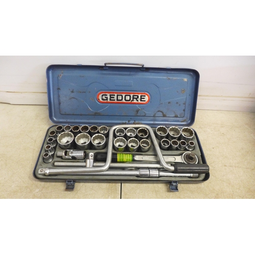 5010 - A collection of hand tools including a Gedore socket set, spanners, hammers, etc.